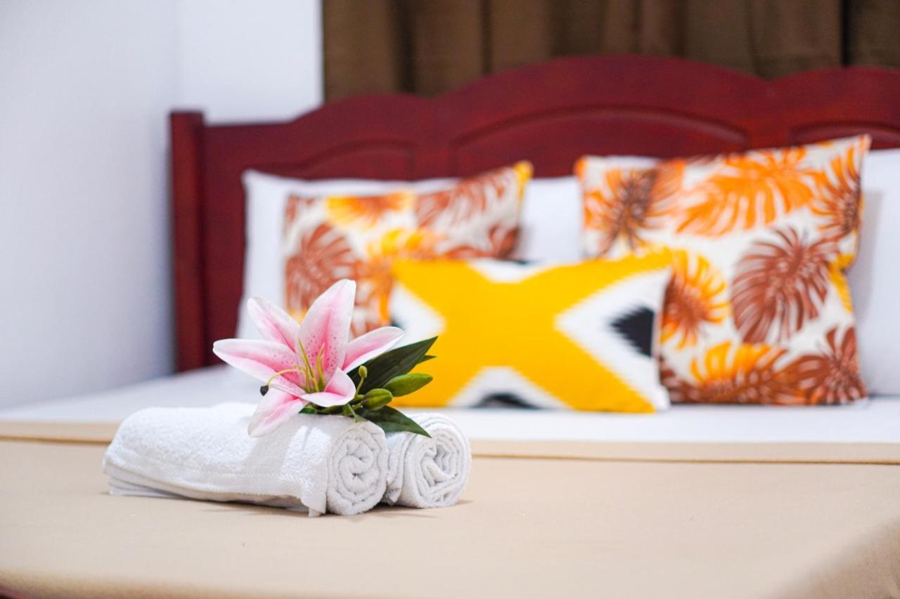 Amparo'S Tourist Inn - Coron Zewnętrze zdjęcie